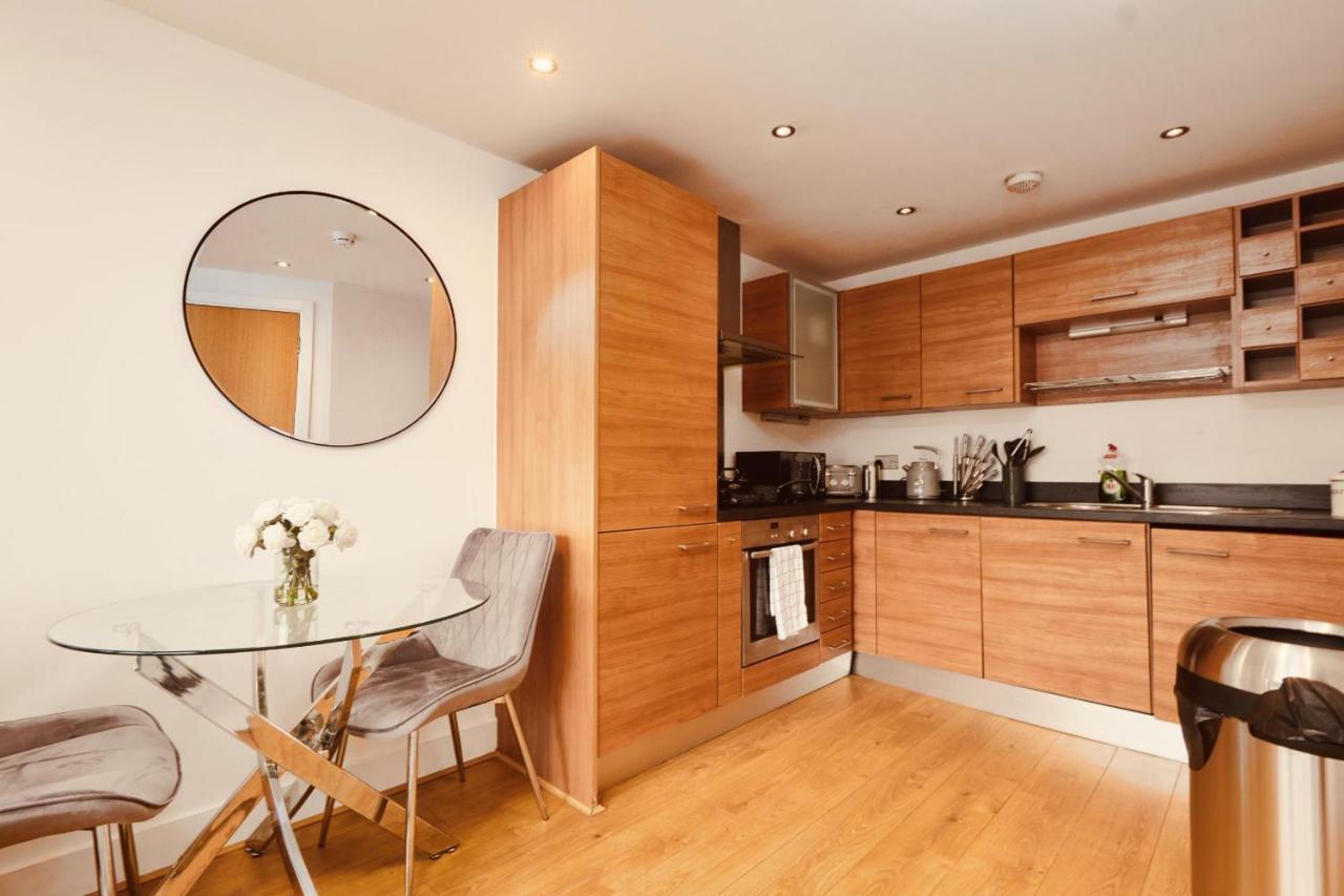 Deluxe City Modern Apt&Free Parking No Balcony Leeds  Kültér fotó